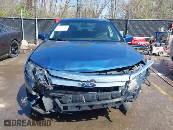 2010 Ford Fusion SE z VIN 3FAHP0HA0AR355625, wystawiony jako IAAI lot #41938652 z przebiegiem 157 660 mil mil oraz . Historia ofert i sprzedaży dostępna na DreamBid. Obrazek 13.
