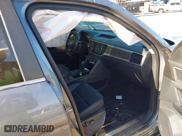 2020 Volkswagen Atlas SEL with VIN 1V2ER2CA0LC505307, listed as a IAAI auction lot 41290000 with 54,537 mi miles and . Bid and sale history available at DreamBid. Image 5.