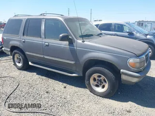 1998 Ford Explorer XL z VIN 1FMZU32E8WZC22954, wystawiony jako IAAI lot #42805072 z przebiegiem 244 775 mil mil oraz . Historia ofert i sprzedaży dostępna na DreamBid. Obrazek 1.