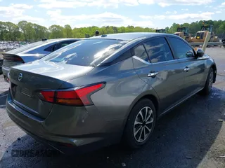 2020 Nissan Altima S with VIN 1N4BL4BV5LC160772, listed as a IAAI auction lot 42009543 with 131,583 mi miles and . Bid and sale history available at DreamBid. Image 4.