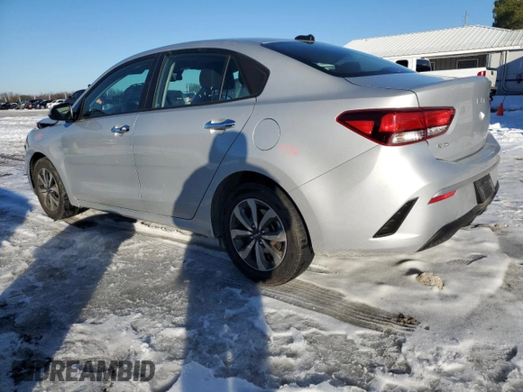 2022 Kia Rio LX with VIN 3KPA24AD2NE488549, listed as a Copart auction lot 88249595 with 36,740 mi miles and Salvage Title. Bid and sale history available at carsss.com. Image 2.