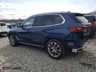 2021 BMW X5 xDrive40i with VIN 5UXCR6C01M9F35701, listed as a Copart auction lot 48347725 with 42,280 mi miles and Salvage Title. Bid and sale history available at carsss.com. Image 2.