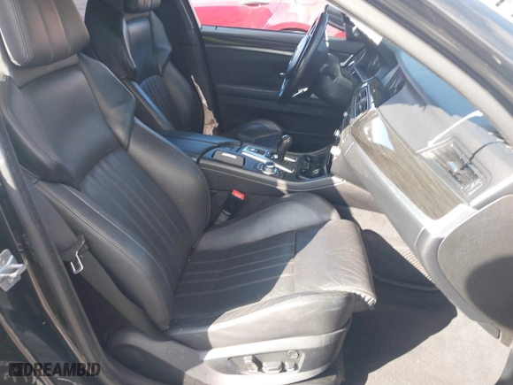 2013 BMW M5 with VIN WBSFV9C5XDD096234, listed as a IAAI auction lot 41498048 with 1 mi miles. Bid and sale history available at carsss.com. Image 5.