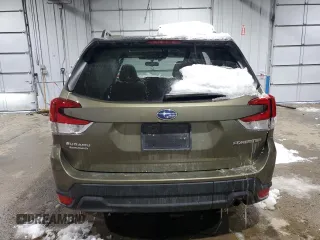 2024 Subaru Forester Premium with VIN JF2SKADC0RH479789, listed as a Copart auction lot 42912475 with 9,979 mi miles and Salvage title. Bid and sale history available at DreamBid. Image 6.