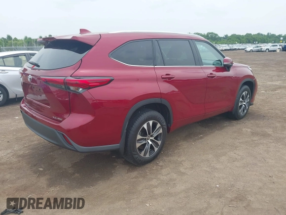 2021 Toyota Highlander XLE with VIN 5TDGZRBH4MS544628, listed as a IAAI auction lot 42495084 with 82,497 mi miles and . Bid and sale history available at DreamBid. Image 4.