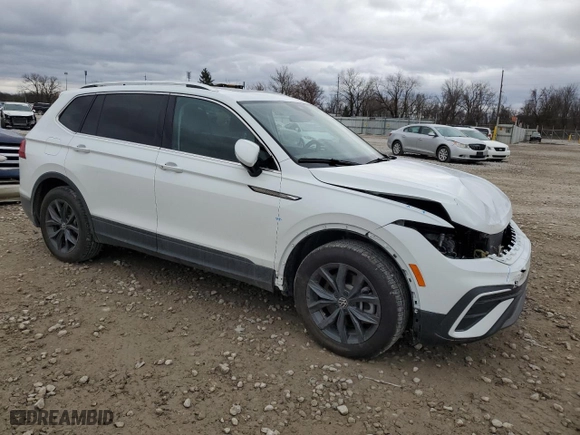 2024 Volkswagen Tiguan SE with VIN 3VVMB7AX5RM186579, listed as a Copart auction lot 49858415 with 4,239 mi miles and Salvage Title. Bid and sale history available at carsss.com. Image 4.