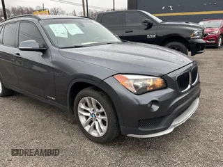2015 BMW X1 xDrive28i with VIN WBAVL1C53FVY34430, listed as a Copart auction lot 49547905 with 87,431 mi miles and Clean Title. Bid and sale history available at carsss.com. Image 1.