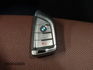 2022 BMW X6 M50i z VIN 5UXCY8C05N9J70601, wystawiony jako IAAI lot #42344397 z przebiegiem 49 085 mil mil oraz . Historia ofert i sprzedaży dostępna na DreamBid. Obrazek 11.