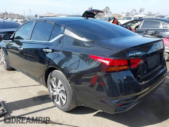 2019 Nissan Altima S with VIN 1N4BL4BV0KN323816, listed as a IAAI auction lot 42081799 with 117,230 mi miles and . Bid and sale history available at carsss.com. Image 3.