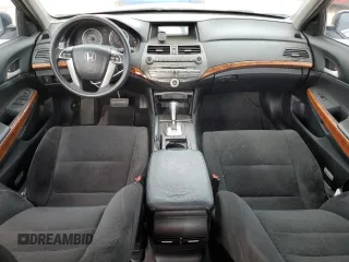 2011 Honda Accord EX z VIN 1HGCP3F77BA027015, wystawiony jako Copart lot #55160465 z przebiegiem 156 704 mil mil oraz Czysty tytuł • Clean title. Historia ofert i sprzedaży dostępna na DreamBid. Obrazek 8.