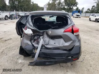 2018 Nissan Kicks SV with VIN 3N1CP5CU7JL508073, listed as a Copart auction lot 86059914 with 83,731 mi miles and Non Repairable. Bid and sale history available at carsss.com. Image 6.