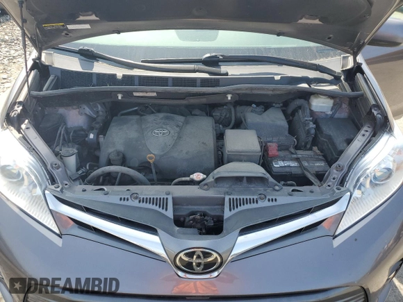 2019 Toyota Sienna XLE with VIN 5TDDZ3DC5KS221137, listed as a Copart auction lot 60358185 with 105,767 mi miles and Salvage title. Bid and sale history available at DreamBid. Image 12.