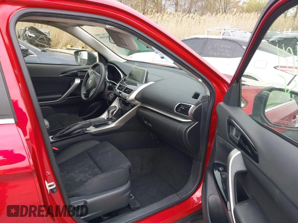 2019 Mitsubishi Eclipse Cross LE z VIN JA4AT4AA0KZ029291, wystawiony jako IAAI lot #41982104 z przebiegiem 135 304 mil mil oraz . Historia ofert i sprzedaży dostępna na DreamBid. Obrazek 5.