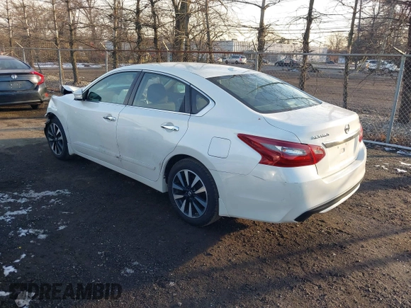 2018 Nissan Altima 2.5 S with VIN 1N4AL3AP2JC225714, listed as a IAAI auction lot 41200103 with 34,126 mi miles. Bid and sale history available at carsss.com. Image 3.