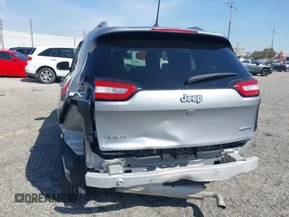 2016 Jeep Cherokee Latitude z VIN 1C4PJMCS5GW243746, wystawiony jako IAAI lot #41346904 z przebiegiem 98 616 mil mil oraz . Historia ofert i sprzedaży dostępna na DreamBid. Obrazek 6.