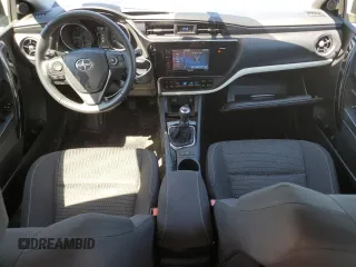 2016 Scion iM z VIN JTNKARJE8GJ520032, wystawiony jako Copart lot #59347175 z przebiegiem 95 776 mil mil oraz Tytuł czysty. Historia ofert i sprzedaży dostępna na DreamBid. Obrazek 8.