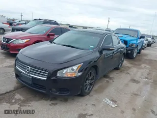 2014 Nissan Maxima 3.5 S with VIN 1N4AA5AP3EC911798, listed as a IAAI auction lot 41842528 with 124,030 mi miles. Bid and sale history available at carsss.com. Image 2.