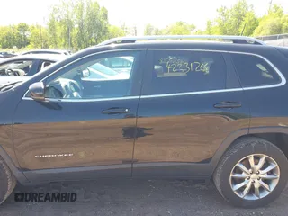 2018 Jeep Cherokee Limited z VIN 1C4PJMDB5JD507243, wystawiony jako IAAI lot #42331268 z przebiegiem 84 838 mil mil oraz . Historia ofert i sprzedaży dostępna na DreamBid. Obrazek 14.