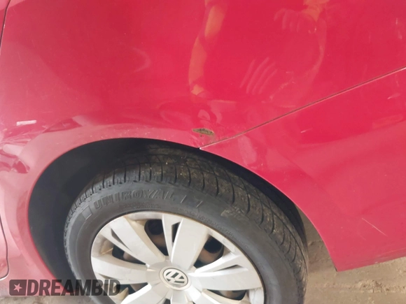 2014 Volkswagen Jetta SE z VIN 3VWD17AJ5EM249216, wystawiony jako IAAI lot #42096885 z przebiegiem 188 166 mil mil oraz . Historia ofert i sprzedaży dostępna na DreamBid. Obrazek 6.