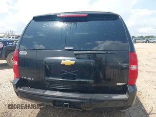 2012 Chevrolet Tahoe LS z VIN 1GNSCAE0XCR201183, wystawiony jako IAAI lot #42456344 z przebiegiem 163 774 mil mil oraz . Historia ofert i sprzedaży dostępna na DreamBid. Obrazek 16.