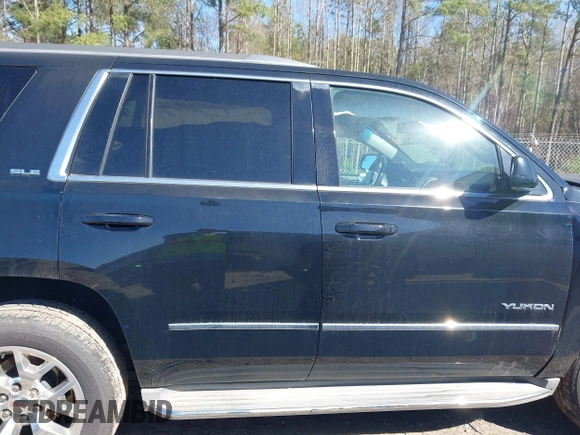 2015 GMC Yukon SLE with VIN 1GKS2AKC4FR720667, listed as a IAAI auction lot 41822277 with 134,984 mi miles and . Bid and sale history available at DreamBid. Image 14.