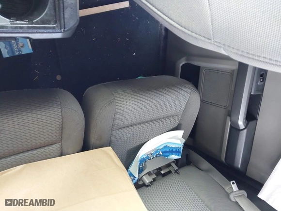 2018 Ford F-150 XL with VIN 1FTEX1EB0JFE62848, listed as a IAAI auction lot 41658929 with 63,185 mi miles. Bid and sale history available at carsss.com. Image 8.