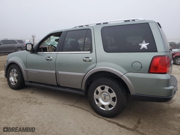 2005 Lincoln Navigator Luxury with VIN 5LMFU28535LJ11117, listed as a Copart auction lot 82929704 with 125,176 mi miles and Salvage Title. Bid and sale history available at carsss.com. Image 2.