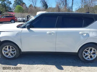 2024 Kia Soul LX with VIN KNDJ23AU0R7236315, listed as a IAAI auction lot 41818957 with 30,661 mi miles. Bid and sale history available at carsss.com. Image 14.