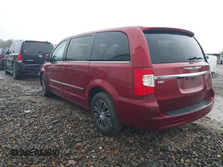 2014 Chrysler Town & Country S with VIN 2C4RC1HG6ER307238, listed as a IAAI auction lot 41852666 with 131,301 mi miles. Bid and sale history available at carsss.com. Image 3.