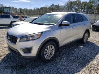 2018 Kia Sorento LX z VIN 5XYPG4A37JG399589, wystawiony jako Copart lot #48403515 z przebiegiem 241 453 mil mil oraz Szkoda całkowita • Salvage title. Historia ofert i sprzedaży dostępna na DreamBid. Obrazek 1.