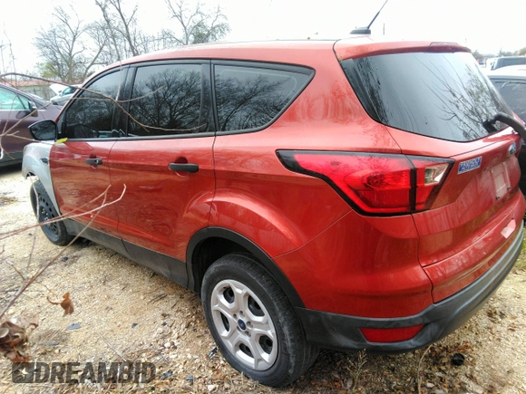 2019 Ford Escape S с VIN 1FMCU0F74KUB00583, выставлен на аукционе IAAI как лот 41341599 с пробегом 105 561 миль миль и . История ставок и продаж доступна на DreamBid. Изображение 3.