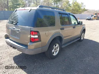 2006 Ford Explorer XLT with VIN 1FMEU73E66UA43409, listed as a IAAI auction lot 41837847 with 196,992 mi miles. Bid and sale history available at carsss.com. Image 4.