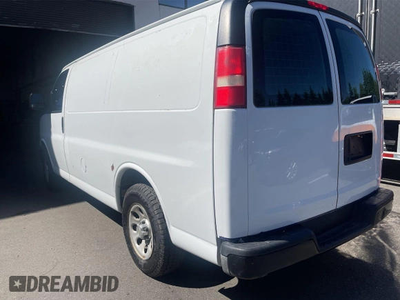 2012 Chevrolet Express Cargo z VIN 1GCSGAFXXC1137699, wystawiony jako IAAI lot #42534166 z przebiegiem 249 234 mil mil oraz . Historia ofert i sprzedaży dostępna na DreamBid. Obrazek 26.