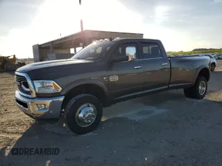2018 Ram 3500 Laramie Longhorn z VIN 3C63RRKLXJG239218, wystawiony jako Copart lot #79291804 z przebiegiem 149 384 mil mil oraz Szkoda całkowita • Salvage title. Historia ofert i sprzedaży dostępna na DreamBid. Obrazek 1.
