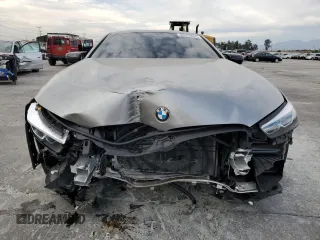 2022 BMW M8 Competition z VIN WBSAE0C02NCG86576, wystawiony jako Copart lot #39370084 z przebiegiem Nie podano mil oraz . Historia ofert i sprzedaży dostępna na DreamBid. Obrazek 5.