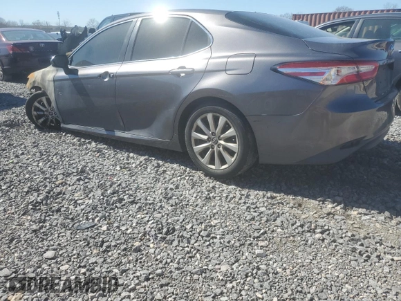 2018 Toyota Camry LE с VIN 4T1B11HK6JU573623, выставлен на аукционе Copart как лот 49834635 с пробегом Не указан миль и На запчасти • Non repairable. История ставок и продаж доступна на DreamBid. Изображение 2.
