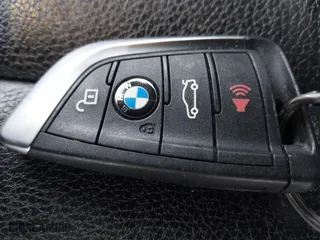 2016 BMW X1 xDrive28i with VIN WBXHT3C3XG5E51358, listed as a IAAI auction lot 41730597 with 90,010 mi miles. Bid and sale history available at carsss.com. Image 11.