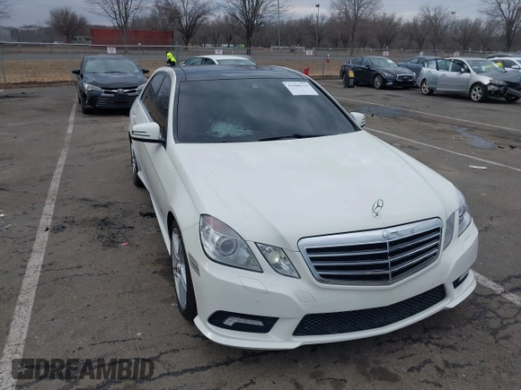 2011 Mercedes-Benz E-Class E 350 Luxury with VIN WDDHF8HB8BA385414, listed as a IAAI auction lot 41660725 with 1 mi miles. Bid and sale history available at carsss.com. Image 6.