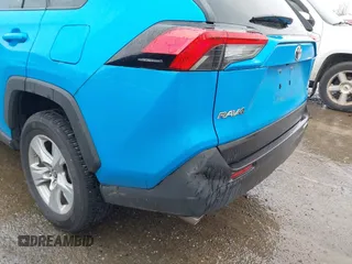 2021 Toyota RAV4 Hybrid LE with VIN 2T3MWRFV4MW117783, listed as a IAAI auction lot 41991477 with 39,675 mi miles. Bid and sale history available at carsss.com. Image 6.