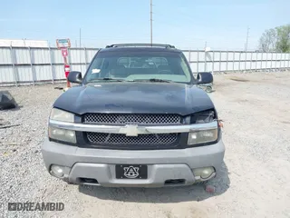 2002 Chevrolet Avalanche with VIN 3GNEC13T02G219796, listed as a IAAI auction lot 41902162 with 308,048 mi miles. Bid and sale history available at carsss.com. Image 13.