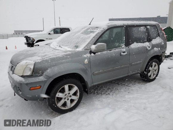 2006 Nissan X-Trail XE z VIN JN8BT08VX6W210650, wystawiony jako Copart lot #42935915 z przebiegiem 240 000 mil mil oraz Szkoda całkowita • Salvage title. Historia ofert i sprzedaży dostępna na DreamBid. Obrazek 1.