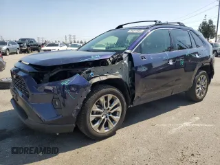 2024 Toyota RAV4 XLE Premium z VIN JTMA1RFVXRJ042143, wystawiony jako Copart lot #55457595 z przebiegiem 15 214 mil mil oraz Szkoda całkowita • Salvage title. Historia ofert i sprzedaży dostępna na DreamBid. Obrazek 1.