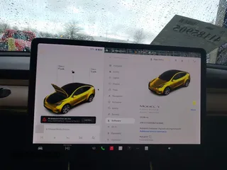 2020 Tesla Model Y Long Range z VIN 5YJYGDEE8LF008945, wystawiony jako IAAI lot #41185905 z przebiegiem 31 916 mil mil oraz . Historia ofert i sprzedaży dostępna na DreamBid. Obrazek 7.