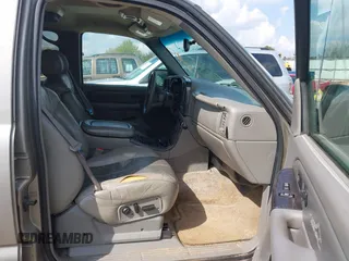2002 GMC Yukon Denali z VIN 1GKEK63U52J202688, wystawiony jako IAAI lot #41778920 z przebiegiem 354 202 mil mil oraz . Historia ofert i sprzedaży dostępna na DreamBid. Obrazek 5.
