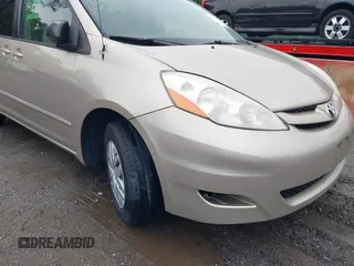 2008 Toyota Sienna CE z VIN 5TDZK23C88S141135, wystawiony jako IAAI lot #42272852 z przebiegiem 241 336 mil mil oraz . Historia ofert i sprzedaży dostępna na DreamBid. Obrazek 14.