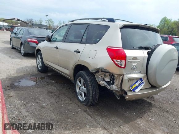 2006 Toyota RAV4 with VIN JTMZK33V365000984, listed as a IAAI auction lot 41957813 with 121,527 mi miles. Bid and sale history available at carsss.com. Image 3.