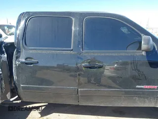 2008 Chevrolet Silverado 1500 LTZ with VIN 2GCEK13Y081241547, listed as a IAAI auction lot 41724991 with 224,143 mi miles. Bid and sale history available at carsss.com. Image 12.