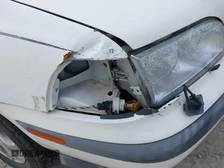 2000 Volvo V40 z VIN YV1VW2551YF540271, wystawiony jako IAAI lot #41660897 z przebiegiem 168 864 mil mil oraz . Historia ofert i sprzedaży dostępna na DreamBid. Obrazek 6.