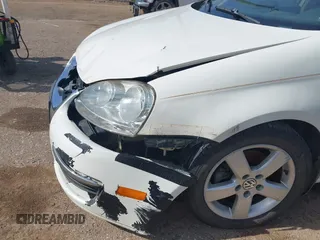 2008 Volkswagen Jetta SE with VIN 3VWRM71K28M003718, listed as a IAAI auction lot 42173542 with 294,829 mi miles and . Bid and sale history available at DreamBid. Image 13.