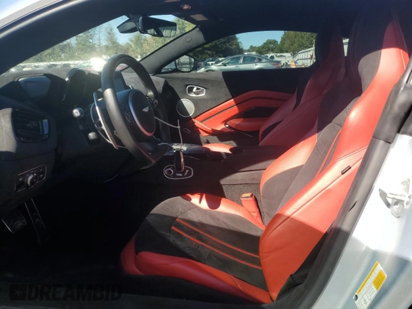 2020 Aston Martin Vantage z VIN SCFSMGAW7LGN03725, wystawiony jako Copart lot #73573314 z przebiegiem 52 461 mil mil oraz Szkoda całkowita • Salvage title. Historia ofert i sprzedaży dostępna na DreamBid. Obrazek 7.